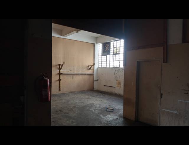 800M² WAREHOUSE TO LET IN MAITLAND